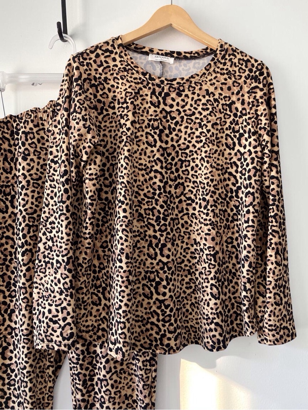 ZENANA | Leopard Print Lounge Set | 2 Piece Top & Jogger | Size L